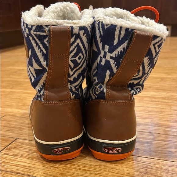 Keen Brown and Blue Winter Cottagecore Boots with Red Laces 9.5 - Picture 3 of 9